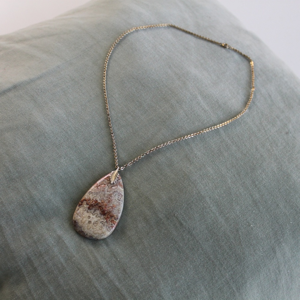 Vintage Polished Agate Teardrop Pendant and Chain